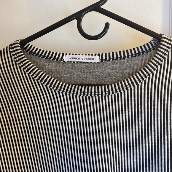 Striped Loose Fitting Top - Picture 4 of 4